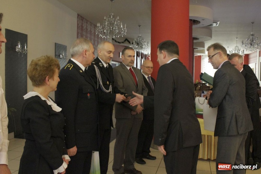 Zdjęcie w galerii na portalu naszraciborz.pl: Doroczna odprawa OC w Raciborskiej wiadomości z regionu