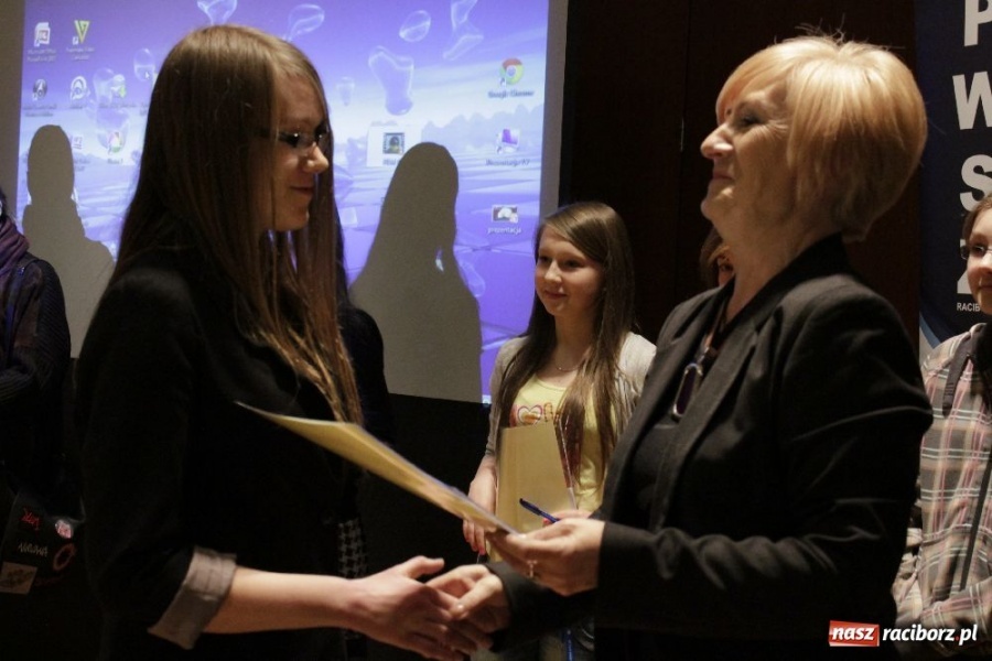 Zdjęcie w galerii na portalu naszraciborz.pl: Nauczyli się patrzeć na świat wiadomości z regionu