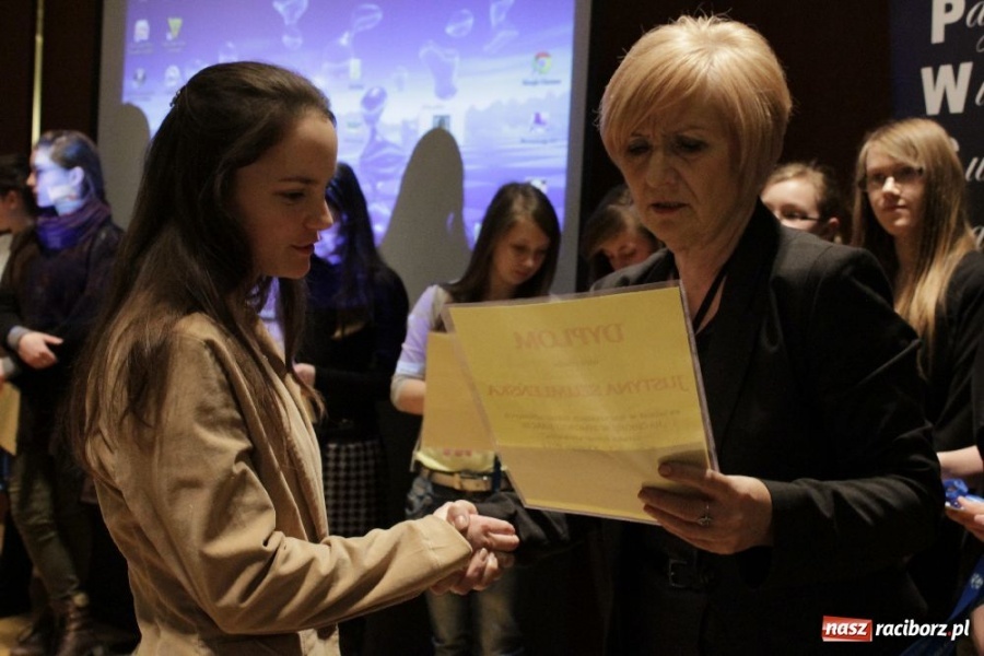 Zdjęcie w galerii na portalu naszraciborz.pl: Nauczyli się patrzeć na świat wiadomości z regionu