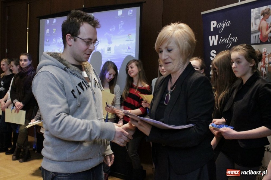 Zdjęcie w galerii na portalu naszraciborz.pl: Nauczyli się patrzeć na świat wiadomości z regionu