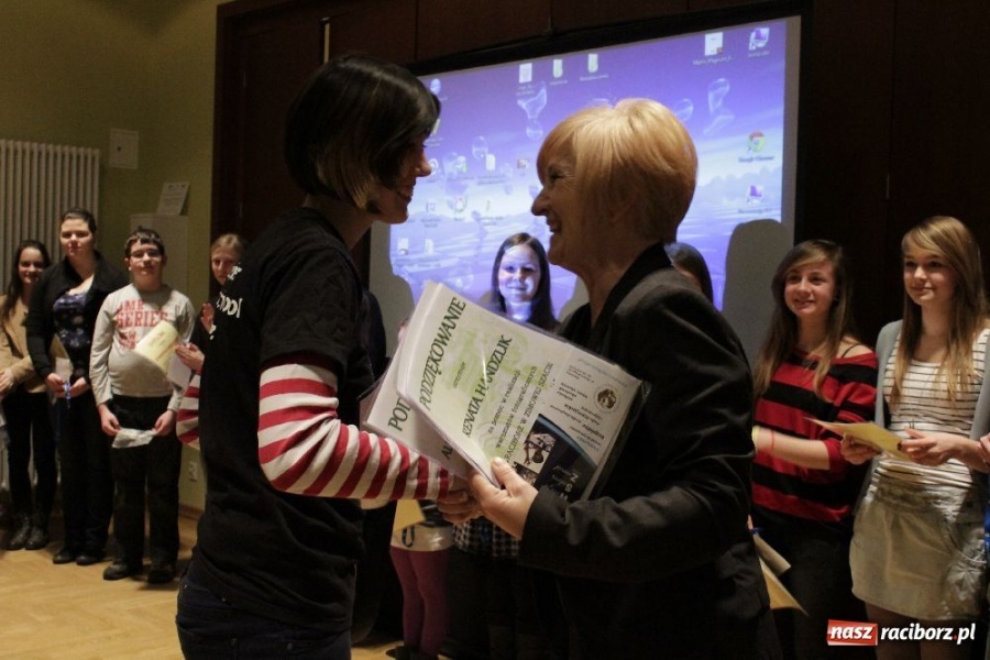 Zdjęcie w galerii na portalu naszraciborz.pl: Nauczyli się patrzeć na świat wiadomości z regionu