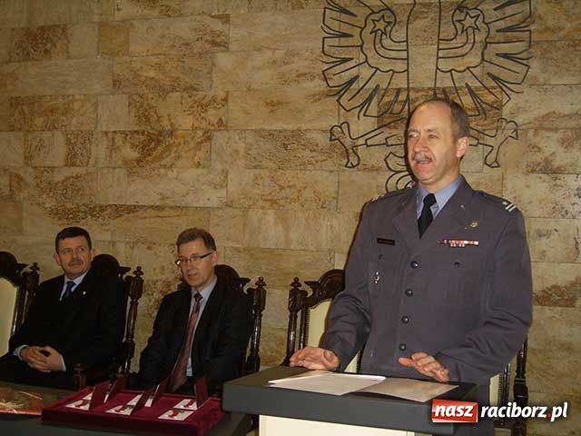 Zdjęcie w galerii na portalu naszraciborz.pl: Służyli Polsce, rodzice dostali medale wiadomości z regionu