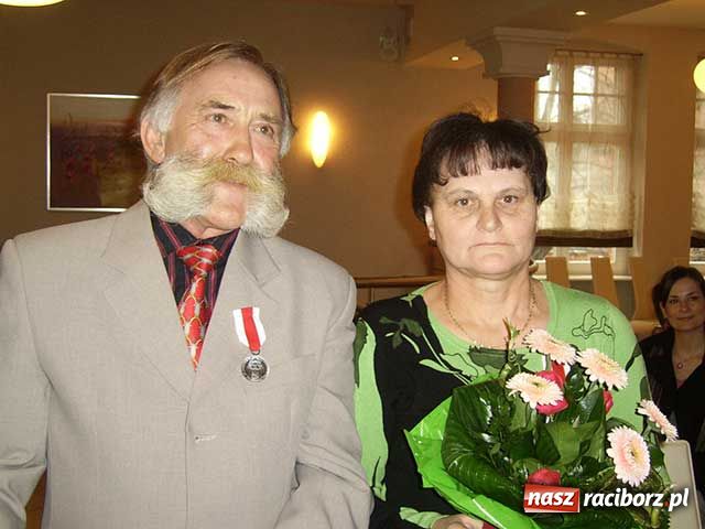 Zdjęcie w galerii na portalu naszraciborz.pl: Służyli Polsce, rodzice dostali medale wiadomości z regionu