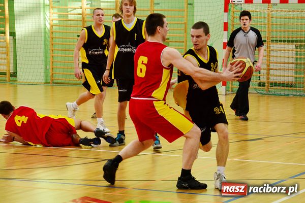 Zdjęcie w galerii na portalu naszraciborz.pl: Młodzi gracze Brooklynu na fali wiadomości z regionu