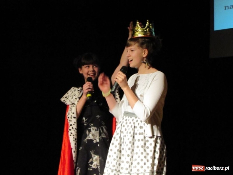 Zdjęcie w galerii na portalu naszraciborz.pl: Baśnie Andersena na deskach MDK-u wiadomości z regionu