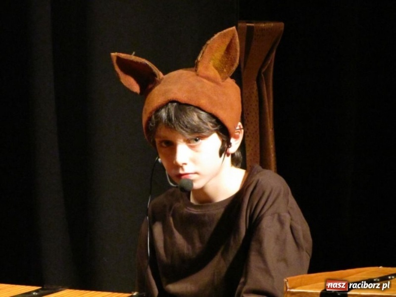 Zdjęcie w galerii na portalu naszraciborz.pl: Baśnie Andersena na deskach MDK-u wiadomości z regionu