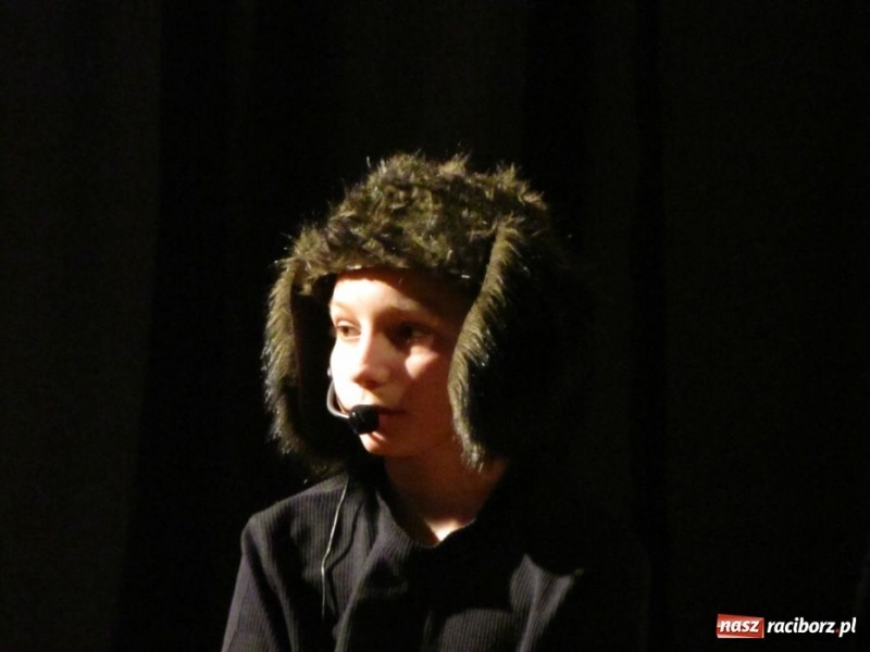 Zdjęcie w galerii na portalu naszraciborz.pl: Baśnie Andersena na deskach MDK-u wiadomości z regionu