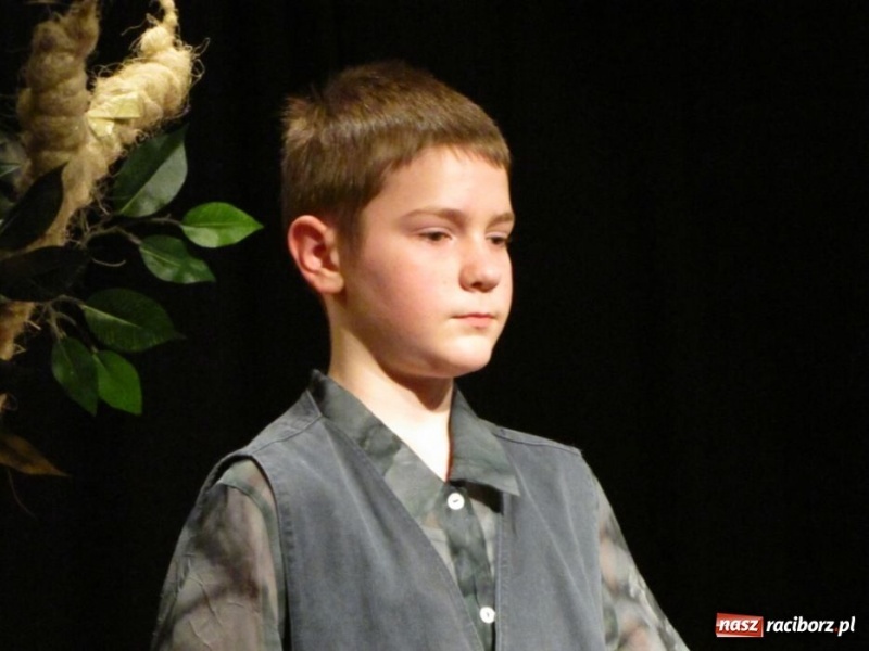 Zdjęcie w galerii na portalu naszraciborz.pl: Baśnie Andersena na deskach MDK-u wiadomości z regionu