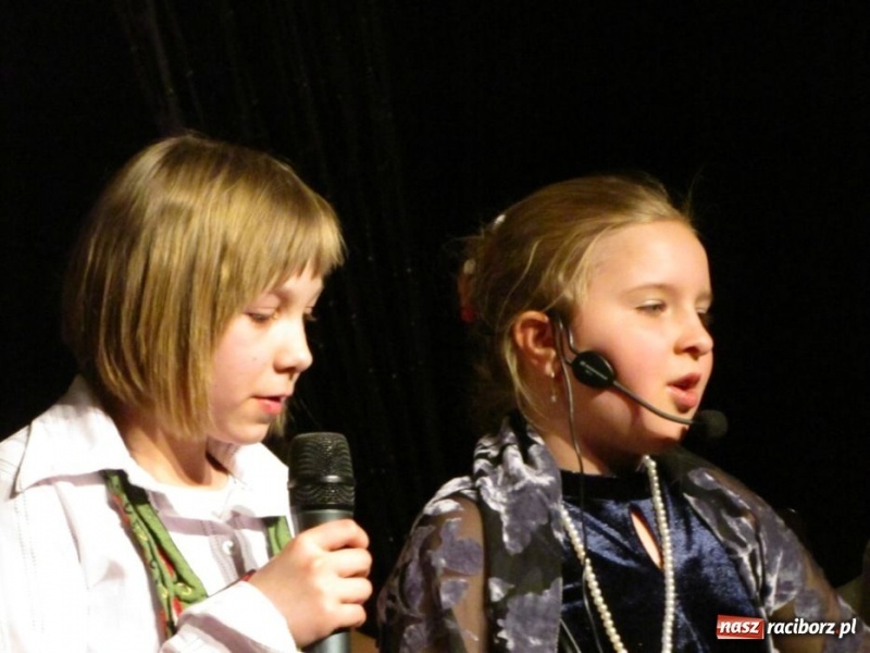 Zdjęcie w galerii na portalu naszraciborz.pl: Baśnie Andersena na deskach MDK-u wiadomości z regionu