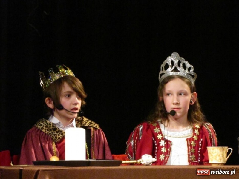 Zdjęcie w galerii na portalu naszraciborz.pl: Baśnie Andersena na deskach MDK-u wiadomości z regionu