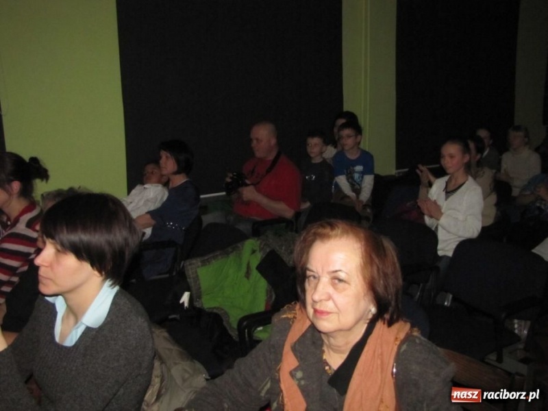 Zdjęcie w galerii na portalu naszraciborz.pl: Baśnie Andersena na deskach MDK-u wiadomości z regionu