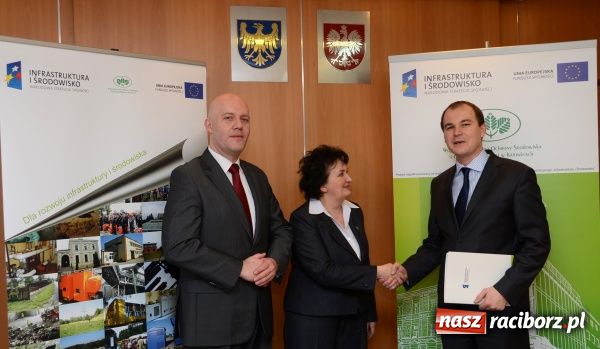 Zdjęcie w galerii na portalu naszraciborz.pl: Ekologiczna bomba do rewitalizacji wiadomości z regionu