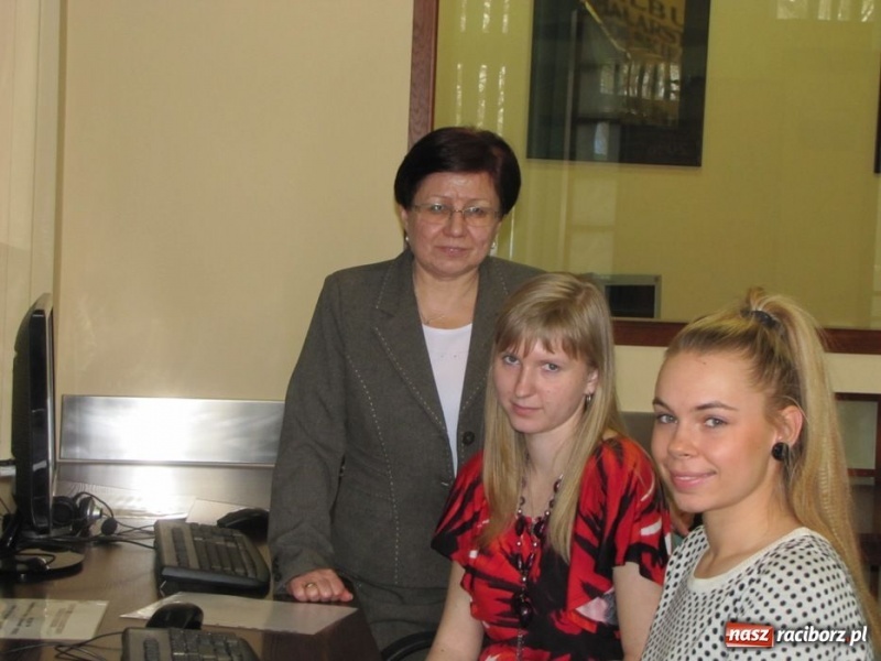 Zdjęcie w galerii na portalu naszraciborz.pl: W PWSZ poczytasz online wiadomości z regionu