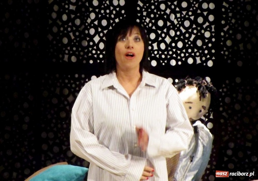 Zdjęcie w galerii na portalu naszraciborz.pl: Kobieta pierwotna rozbawiła do łez wiadomości z regionu