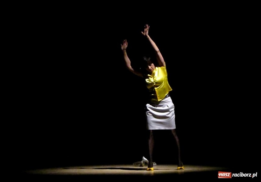 Zdjęcie w galerii na portalu naszraciborz.pl: Kobieta pierwotna rozbawiła do łez wiadomości z regionu