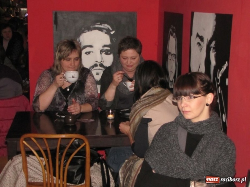 Zdjęcie w galerii na portalu naszraciborz.pl: Smyczkiem po Koniec Świata wiadomości z regionu