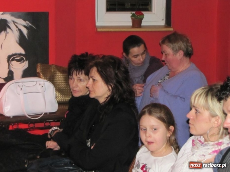 Zdjęcie w galerii na portalu naszraciborz.pl: Smyczkiem po Koniec Świata wiadomości z regionu