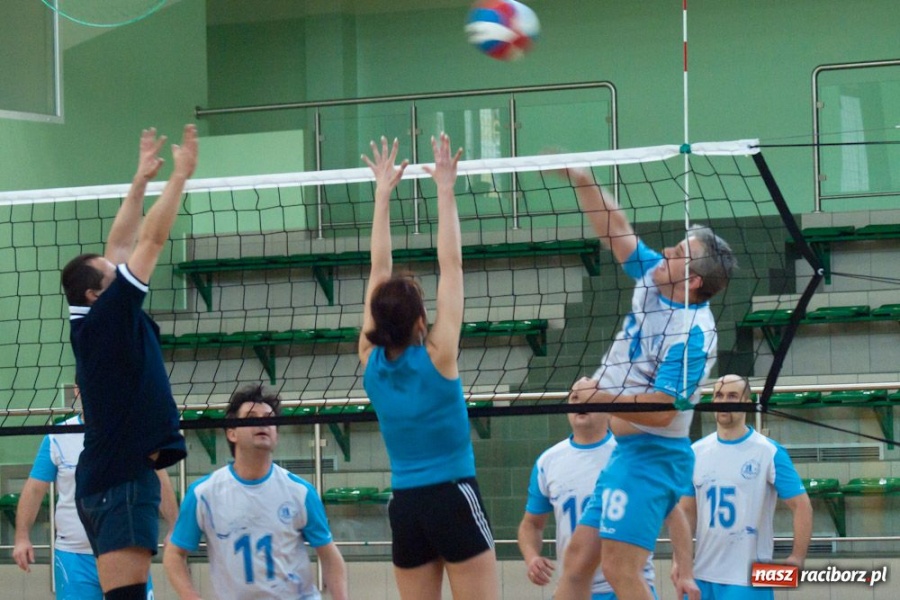 Zdjęcie w galerii na portalu naszraciborz.pl: Obrońcy tytułu za burtą wiadomości z regionu
