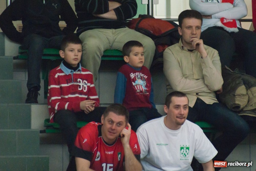 Zdjęcie w galerii na portalu naszraciborz.pl: Obrońcy tytułu za burtą wiadomości z regionu