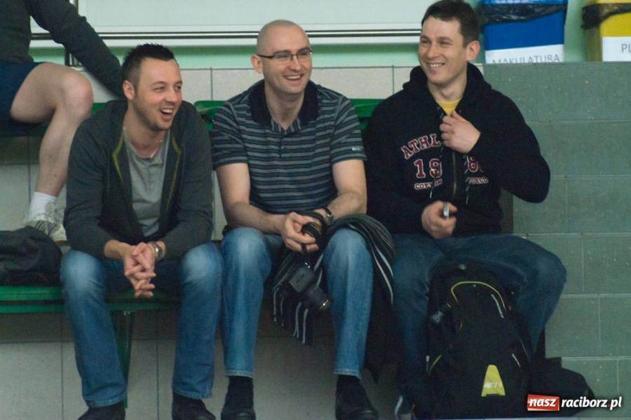 Zdjęcie w galerii na portalu naszraciborz.pl: Obrońcy tytułu za burtą wiadomości z regionu