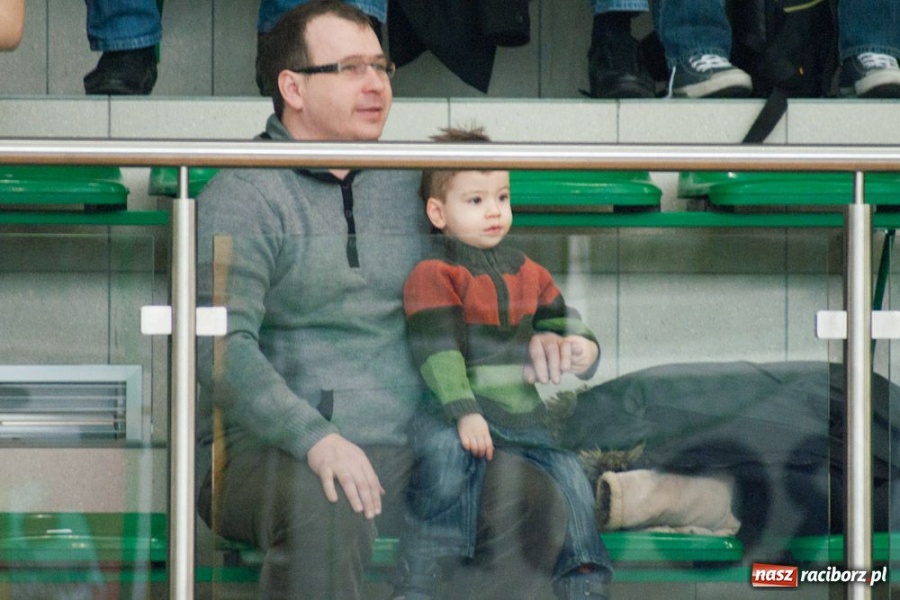 Zdjęcie w galerii na portalu naszraciborz.pl: Obrońcy tytułu za burtą wiadomości z regionu