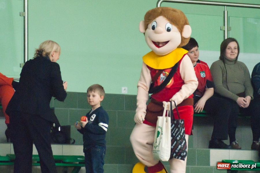 Zdjęcie w galerii na portalu naszraciborz.pl: Obrońcy tytułu za burtą wiadomości z regionu