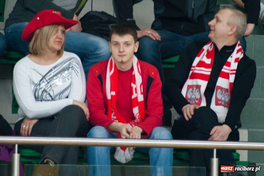 Zdjęcie w galerii na portalu naszraciborz.pl: Obrońcy tytułu za burtą wiadomości z regionu