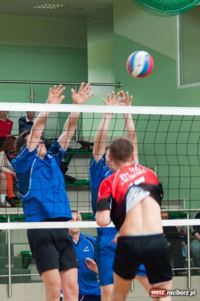 Zdjęcie w galerii na portalu naszraciborz.pl: Obrońcy tytułu za burtą wiadomości z regionu