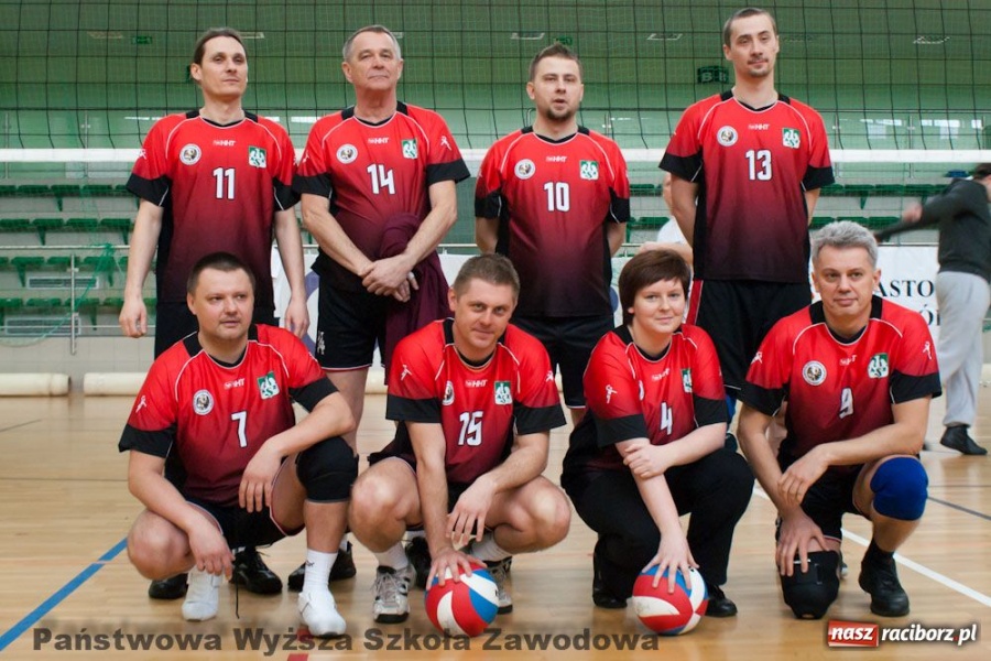 Zdjęcie w galerii na portalu naszraciborz.pl: Obrońcy tytułu za burtą wiadomości z regionu