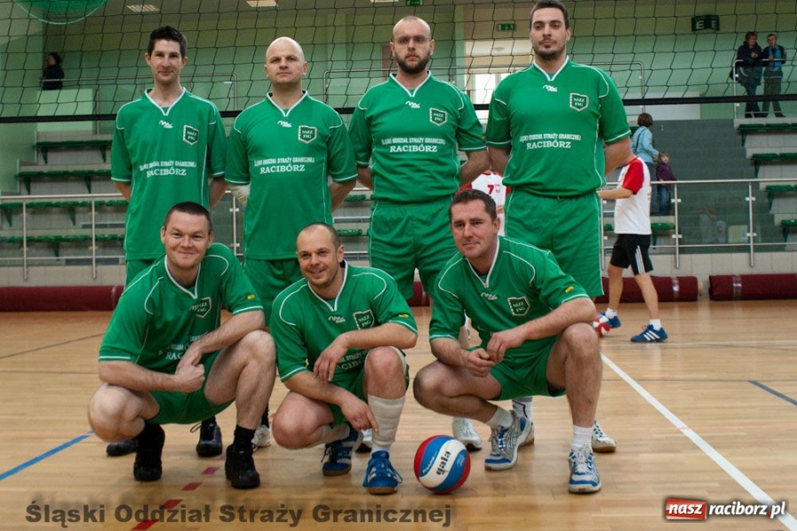 Zdjęcie w galerii na portalu naszraciborz.pl: Obrońcy tytułu za burtą wiadomości z regionu