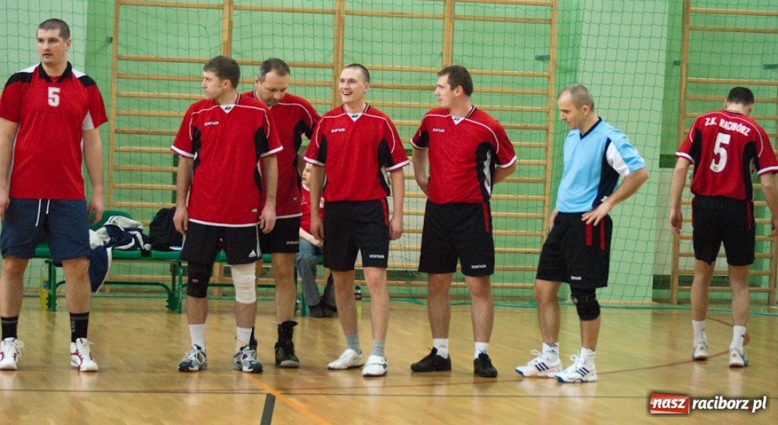 Zdjęcie w galerii na portalu naszraciborz.pl: Puchar Prezydenta w rękach Rafako wiadomości z regionu