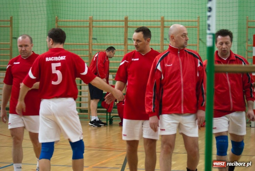 Zdjęcie w galerii na portalu naszraciborz.pl: Puchar Prezydenta w rękach Rafako wiadomości z regionu