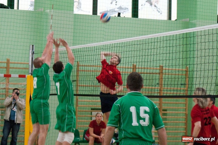 Zdjęcie w galerii na portalu naszraciborz.pl: Puchar Prezydenta w rękach Rafako wiadomości z regionu