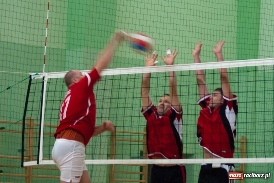 Zdjęcie w galerii na portalu naszraciborz.pl: Puchar Prezydenta w rękach Rafako wiadomości z regionu