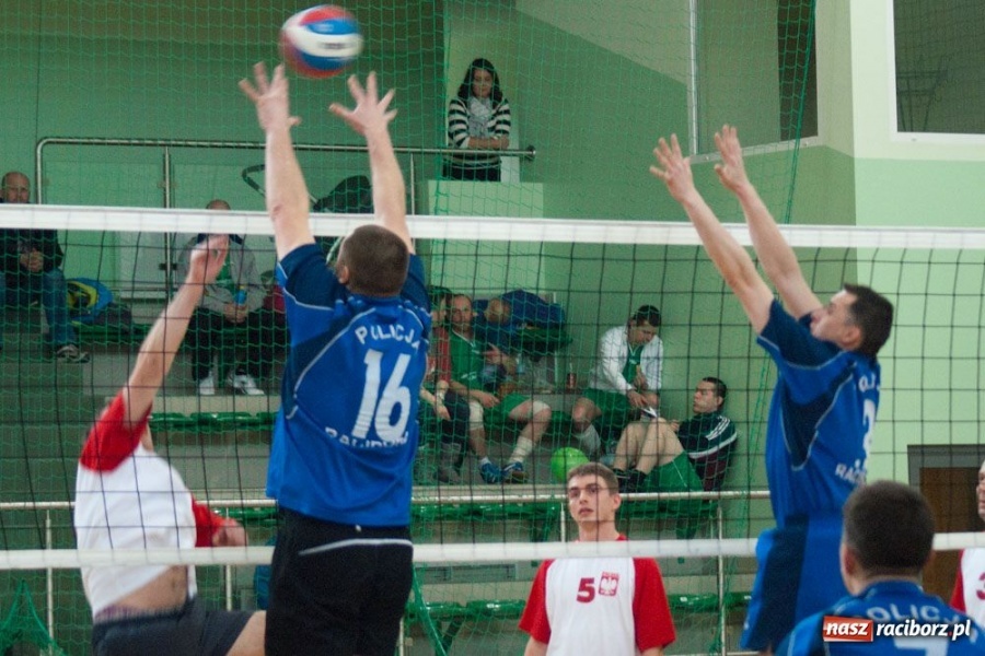 Zdjęcie w galerii na portalu naszraciborz.pl: Puchar Prezydenta w rękach Rafako wiadomości z regionu