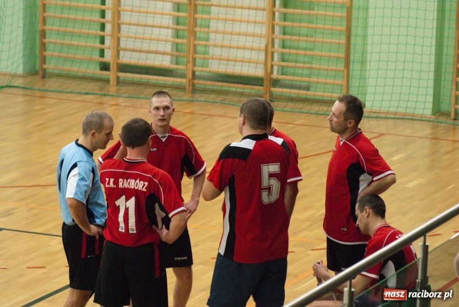 Zdjęcie w galerii na portalu naszraciborz.pl: Puchar Prezydenta w rękach Rafako wiadomości z regionu