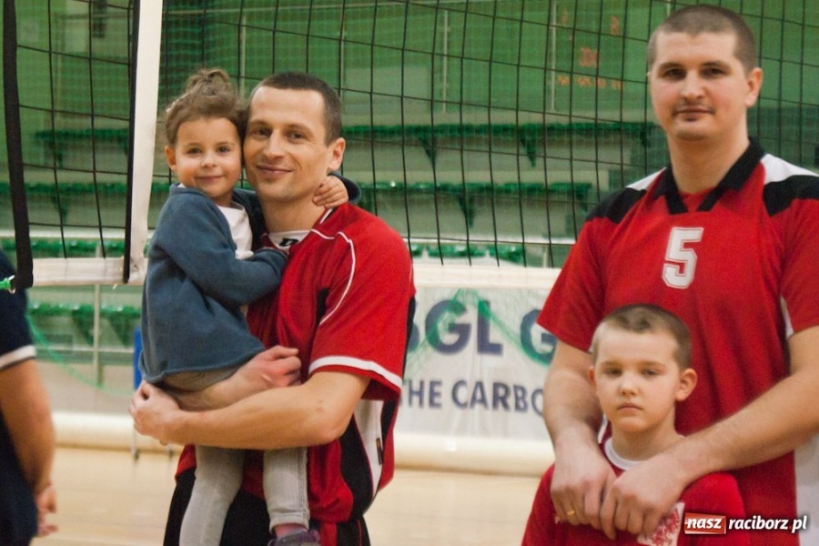 Zdjęcie w galerii na portalu naszraciborz.pl: Puchar Prezydenta w rękach Rafako wiadomości z regionu