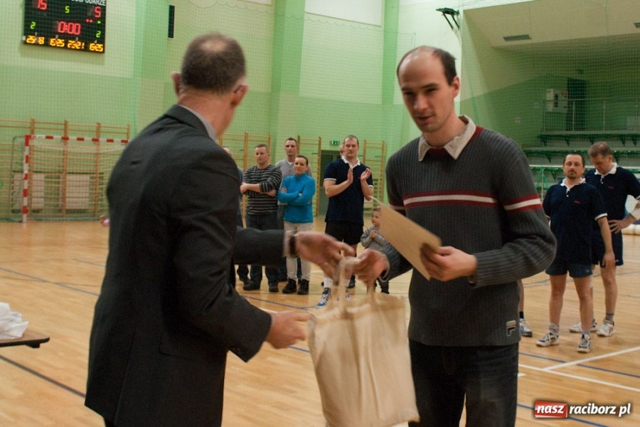 Zdjęcie w galerii na portalu naszraciborz.pl: Puchar Prezydenta w rękach Rafako wiadomości z regionu