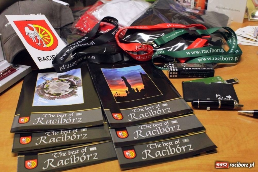 Zdjęcie w galerii na portalu naszraciborz.pl: Takie gadżety promują miasto wiadomości z regionu