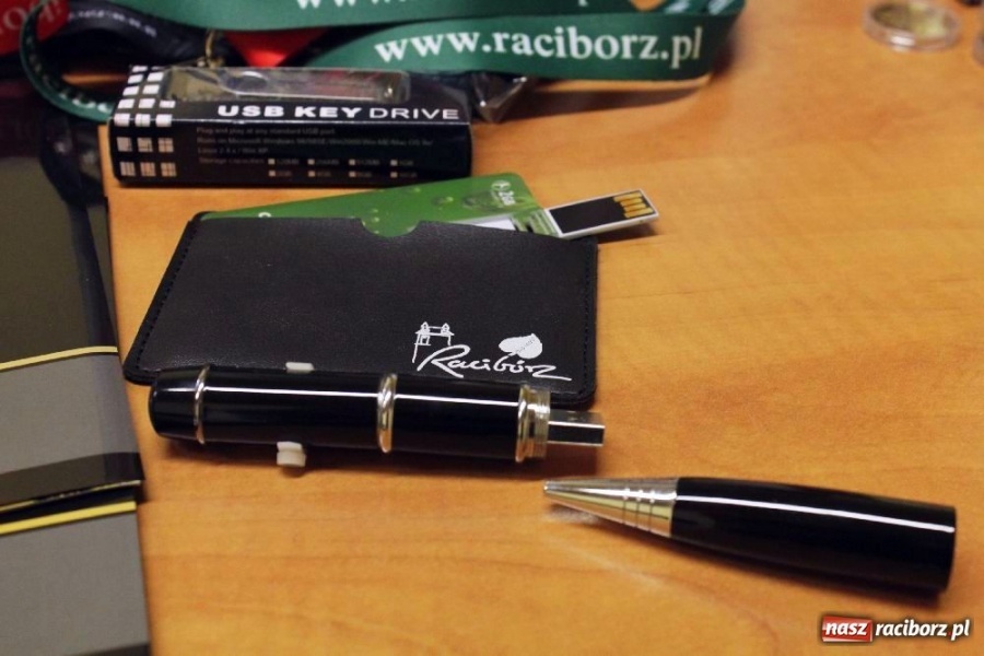 Zdjęcie w galerii na portalu naszraciborz.pl: Takie gadżety promują miasto wiadomości z regionu