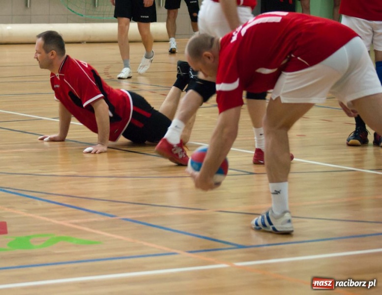 Zdjęcie w galerii na portalu naszraciborz.pl: Puchar Prezydenta w rękach Rafako wiadomości z regionu