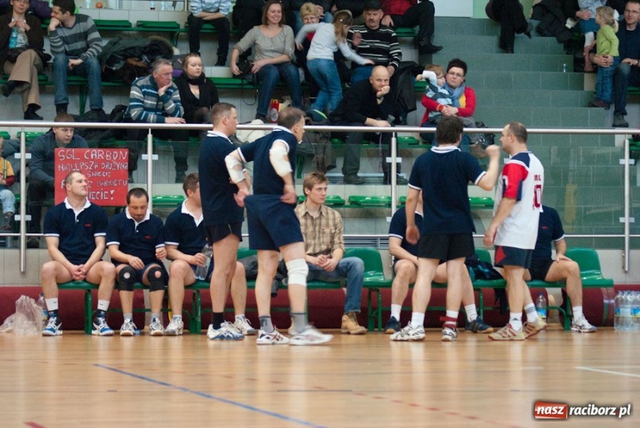 Zdjęcie w galerii na portalu naszraciborz.pl: Puchar Prezydenta w rękach Rafako wiadomości z regionu