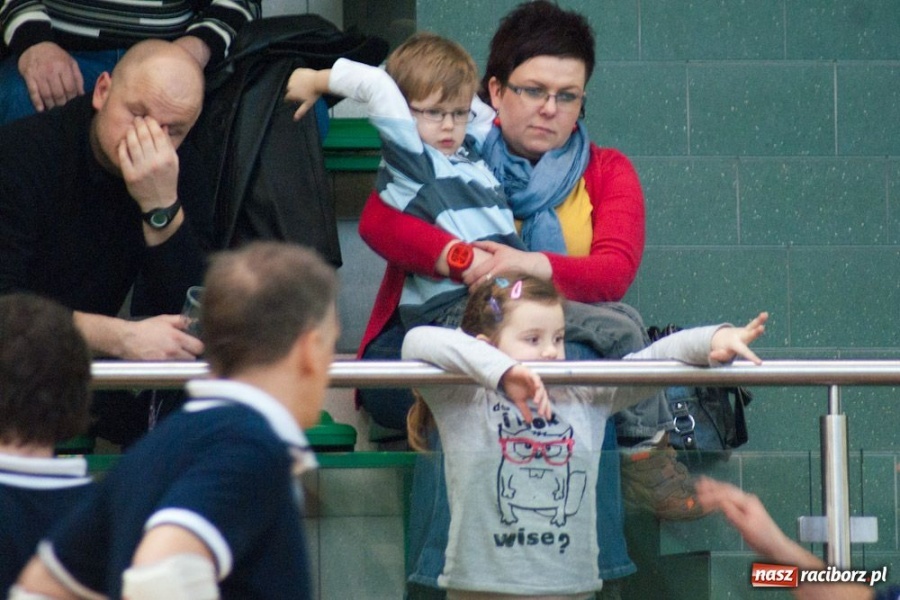 Zdjęcie w galerii na portalu naszraciborz.pl: Puchar Prezydenta w rękach Rafako wiadomości z regionu