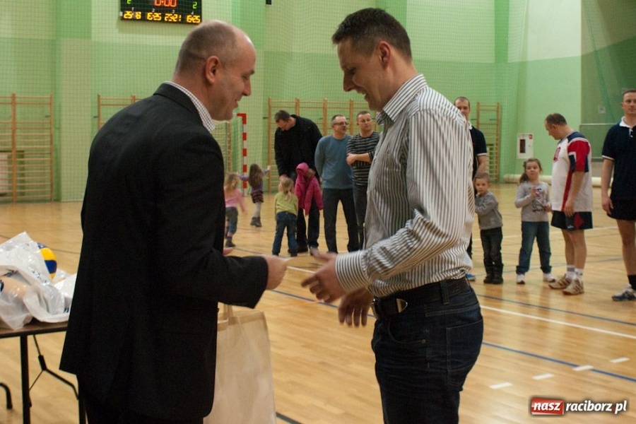 Zdjęcie w galerii na portalu naszraciborz.pl: Puchar Prezydenta w rękach Rafako wiadomości z regionu