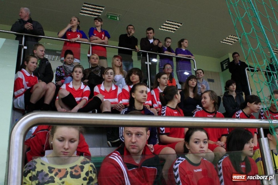 Zdjęcie w galerii na portalu naszraciborz.pl: Dziewczyny z I LO znowu zwyciężyły wiadomości z regionu