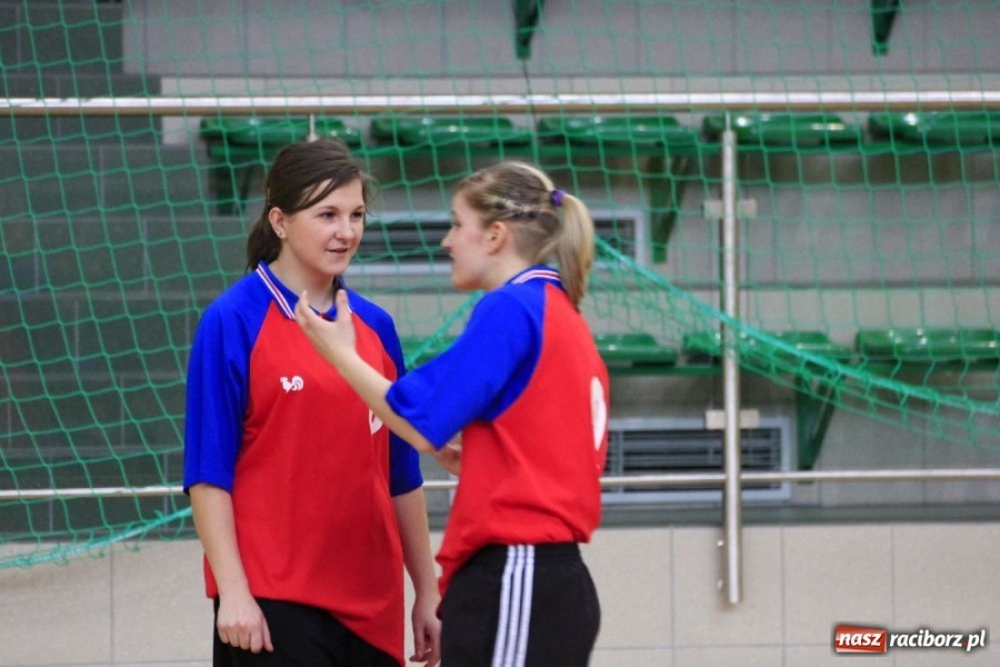 Zdjęcie w galerii na portalu naszraciborz.pl: Dziewczyny z I LO znowu zwyciężyły wiadomości z regionu