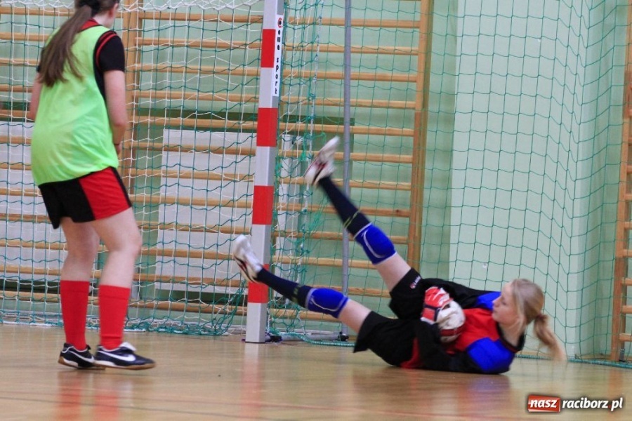 Zdjęcie w galerii na portalu naszraciborz.pl: Dziewczyny z I LO znowu zwyciężyły wiadomości z regionu