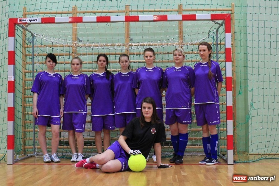 Zdjęcie w galerii na portalu naszraciborz.pl: Dziewczyny z I LO znowu zwyciężyły wiadomości z regionu