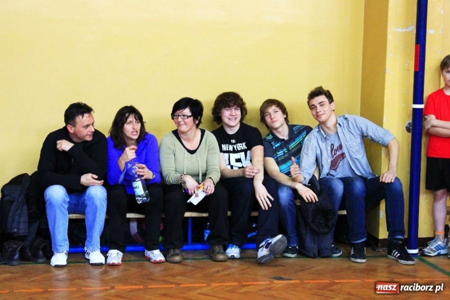 Zdjęcie w galerii na portalu naszraciborz.pl: Skok wzwyż przy muzyce w ZSOMS wiadomości z regionu