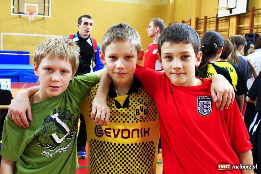 Zdjęcie w galerii na portalu naszraciborz.pl: Skok wzwyż przy muzyce w ZSOMS wiadomości z regionu